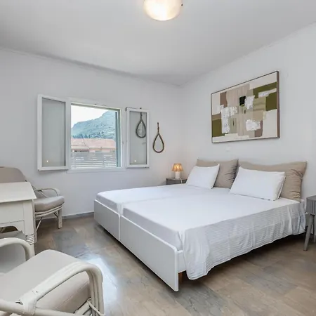 Villa Elissavet By Vintage Travel