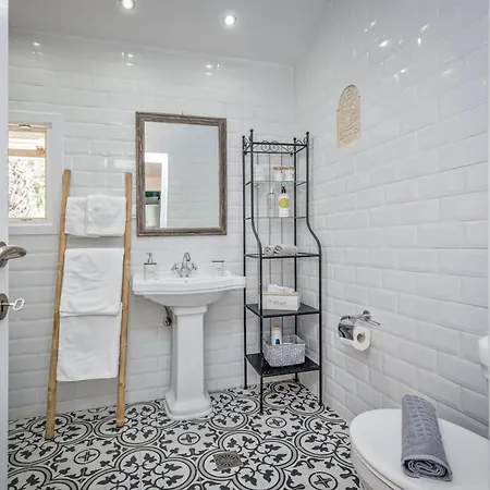 Elissavet By Vintage Travel Villa