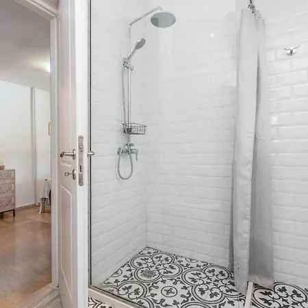 Vila Elissavet By Vintage Travel