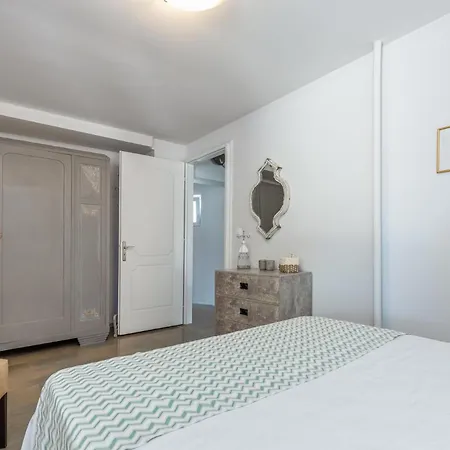 Elissavet By Vintage Travel *