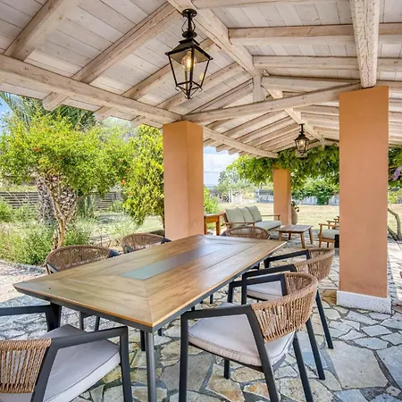 Villa Elissavet By Vintage Travel *