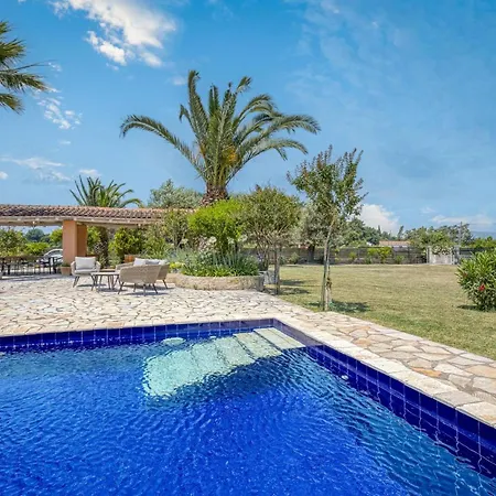 Vila Elissavet By Vintage Travel *